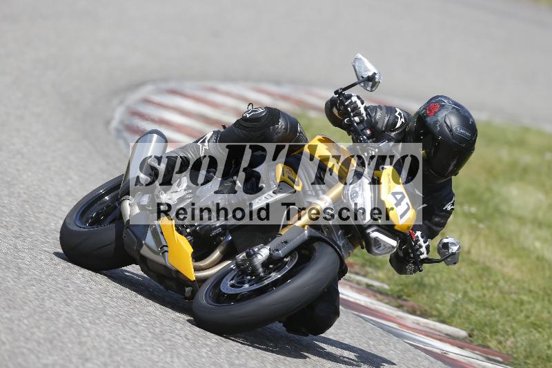 Archiv-2025/09 22.04.2025 Cornu Master School ADR/rot-rouge/41